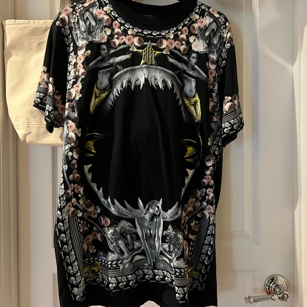 Givenchy Tshirt